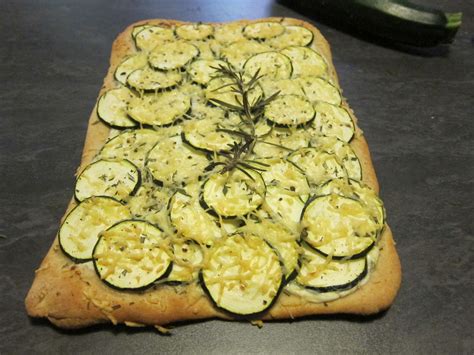 Recette Pizza Aux Courgettes Sur Quand Nadj Cuisine Blog De Cuisine