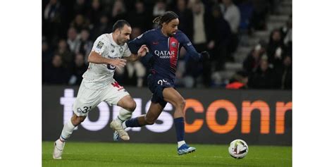 Football C Le Psg Et Son Trident Mbapp Demb L Barcola La