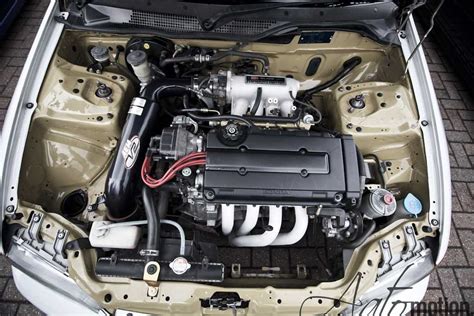 Understanding The Engine Bay Of A 2005 Honda Civic