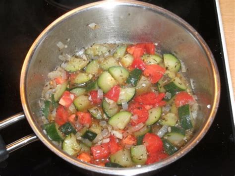 Beilage Zucchinigemüse mit Tomate Rezept kochbar de