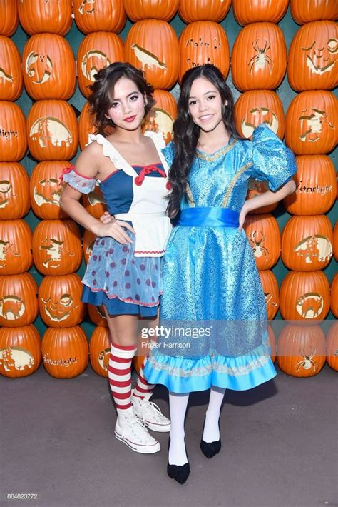 Isabela Moner And Jenna Ortega At The Dream Halloween 2017 Costume Isabela Moner Ortega