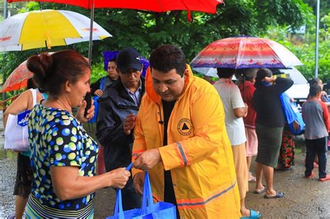 Alcalde Jos Chicas Brinda Apoyo A Familias Afectadas Por El Paso De