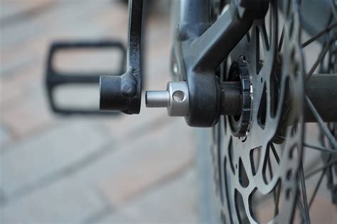Carrying Cargo Old Man Mountain Sherpa Rack And Chrome Barrage Pannier
