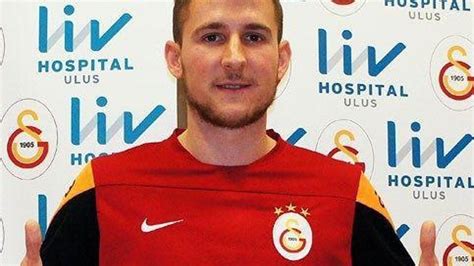 Izet Hajrovic Ilk Idman Na Kt Fanatik Gazetesi Galatasaray Gs