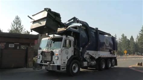 Cascade Disposal Peterbilt 520 Labrie Wittke Front Loader Garage Truck