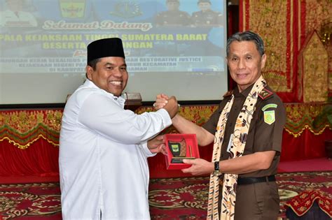 Kajati Yusron Bersama Bupati Suhatri Bur Resmikanrumah Restorative