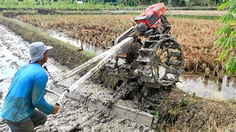 Joki Lincah Gerak Cepat Operasikan Traktor Sawah Quick G Zeva