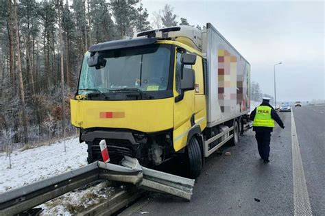 To mogło skończyć się tragicznie Zasnął za kierownicą na drodze