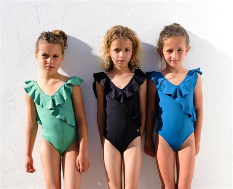 Pin En BaÑadores NiÑas Swimsuits Girls