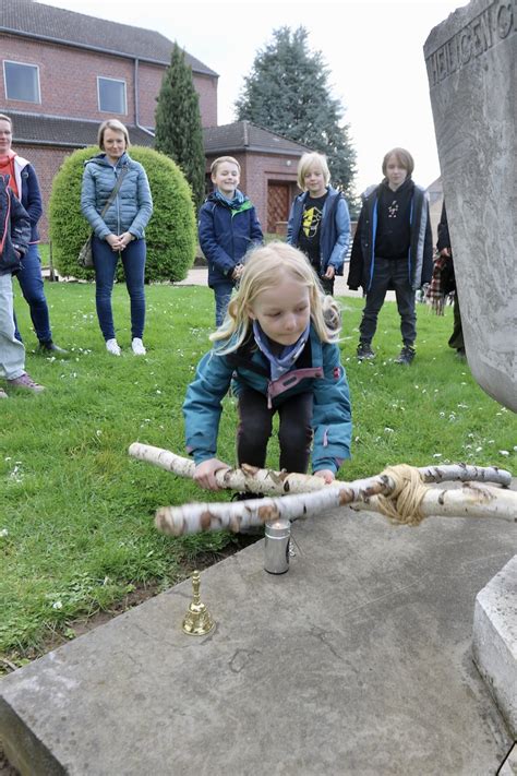 Kreuzweg F R Familien Mit Kindern Pfarre St Lukas D Ren