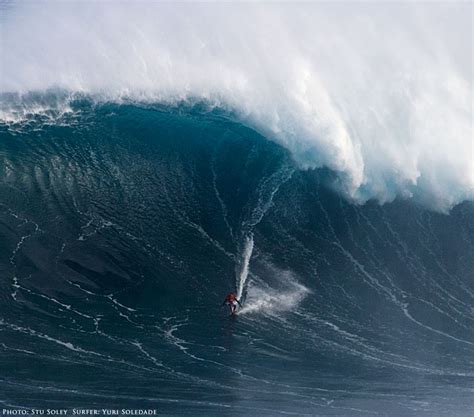 Surfing Pe'ahi - Jaws Maui - 2025 JAWS Surf Video & Photos