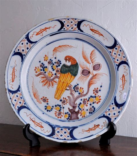 Proantic Delft Plat En Faïence Polychrome XVIIIème