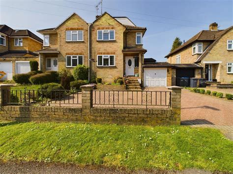 3 Bed Semi Detached House For Sale In Caterham Drive Old Coulsdon