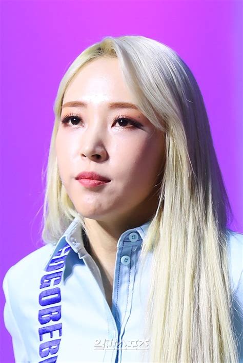 의 B컷 마마무 문별 갸날픈 몸매에서 나오는 파워풀한 무대 모바일 Jtbc뉴스