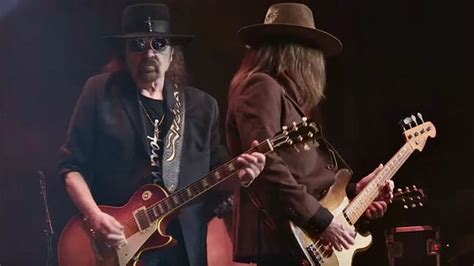 Lynyrd Skynyrd Watch Gary Rossington S Final Performance Of Gimme Three Steps From The 50th