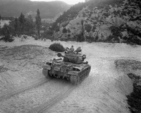 [Photo] US Marine Corps M46 Patton medium tank in Korea, 8 Jul 1952 ...