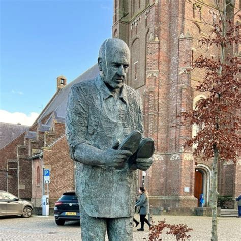 De Schoenmaker Eerbetoon Aan De Schoenindustrie In Moergestel