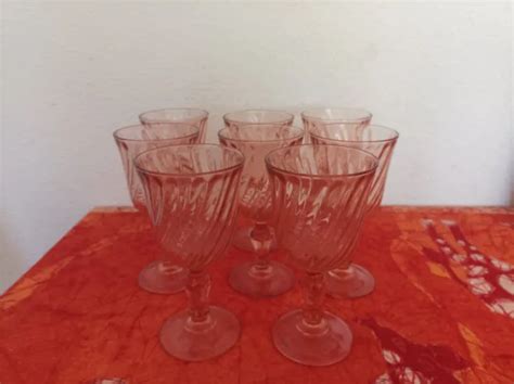 LOT DE 8 verres à vin rouge H14 5 cm Luminarc modèle rosaline EUR 20