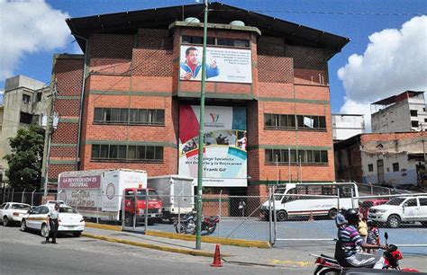 Acondicionan Palacio Del Deporte En Los Teques Con 75 Camas Para