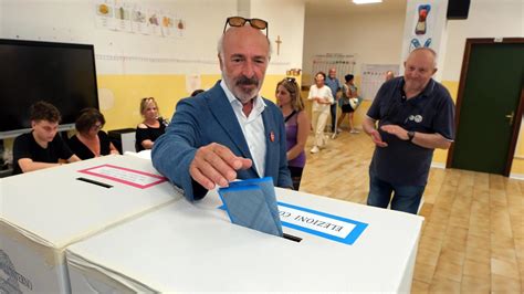 La Scelta Dellarengo Il Voto Per Il Sindaco Non Traina Laffluenza