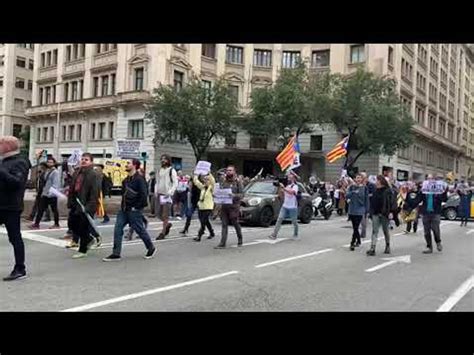 Manifestants tallen Via Laietana Vídeo Dailymotion