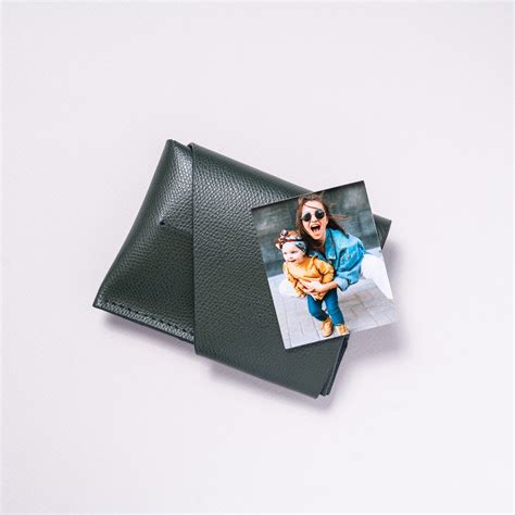 Wallet-size photos | Print your mini prints | Squared.one