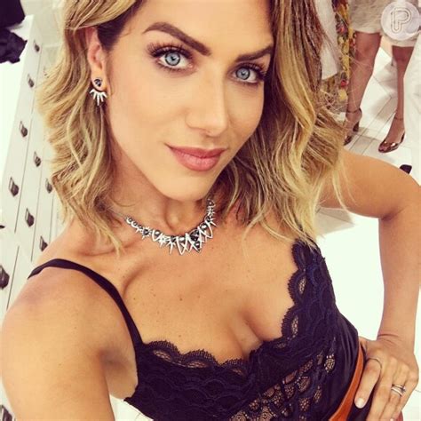 Foto Giovanna Ewbank Revela Ter Colocado Silicone Nos Seios Confesso