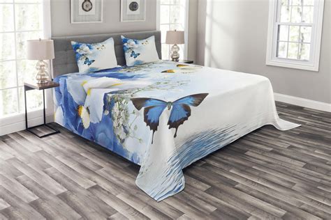 Floral Bedspread Set King Size, Blue and White Wild Flowers with ...