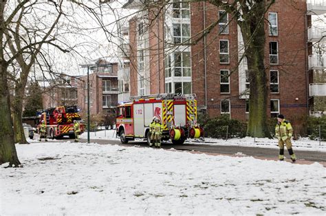 Frau Bei Zimmerbrand Schwer Verletzt Stadtreporter De