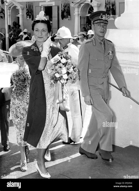 Duke And Duchess Of Windsor Entering The Government Building In Nassau