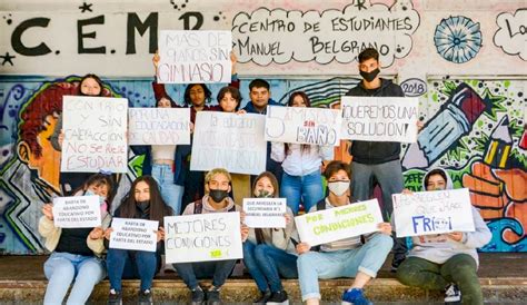 Más de 800 alumnos piden mejoras edilicias en la Escuela Belgrano