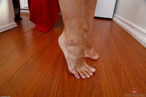 Cassandra Cruzs Feet