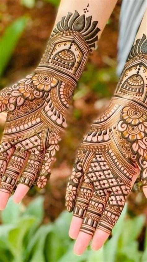 25+ Latest Floral Mehndi Designs 2023 - Fashion Qween