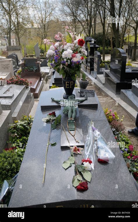 Grave Of Edith Piaf P Re Lachaise Cemetery Paris Stock Photo Alamy