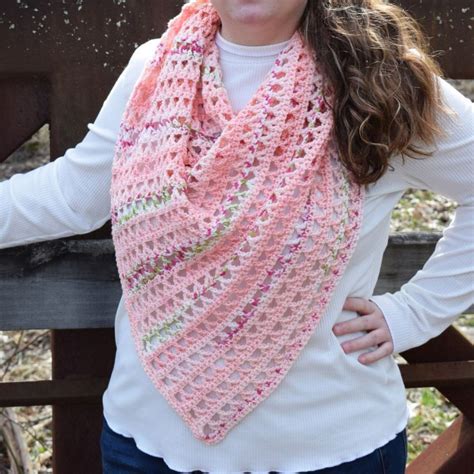 A Light And Lacy Shawl Free Crochet Pattern Simply Hooked By Janet