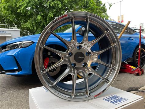 Honda Civic Type R FL5 Blue Enkei GTC02 Wheel Front