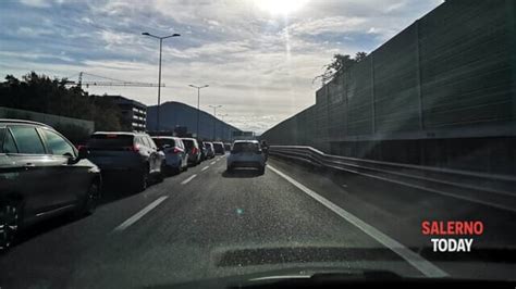 Traffico In Tilt A Salerno Tangenziale E Zona Orientale Bloccate L