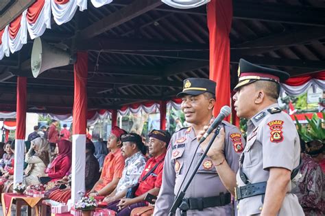 Upacara Hut Kota Amlapura Ke Badan Kesbangpol Karangasem