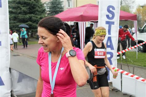 Sensacyjny Zwyci Zca Xi Biegu Ulicznego Im Kazimierza Wierzowskiego W