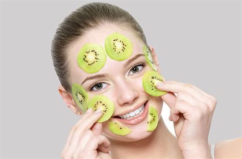 Uses And Benefits Of Kiwi To Get A Flawless Skin