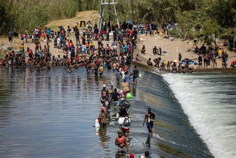 Thousands of Haitian migrants arrive at Texas border city Del Rio’s bridge | The Texas Tribune