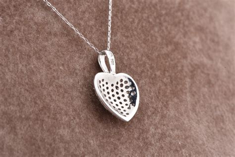 Pendentif Coeur En Or Blanc Diamants De Carat Au Total Bijoux Et