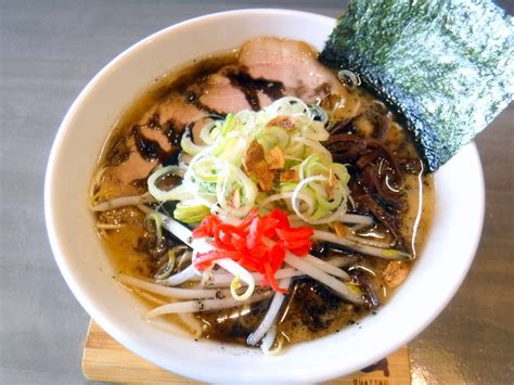 旨か！黒マー油豚骨！くわとろ！ 漂えど沈まず