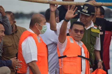 Moeldoko Lakukan Kunjungan Kerja Di Pelabuhan Perikanan Pantai