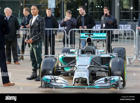 Weltmeister Lewis Hamilton Sagt Bbc Frühstück Dass Seine Formel 1 Titelkampf Mit Mercedes