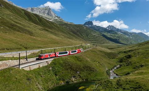 Deh 4 4 23 der MGB zwischen Oberalppasshöhe und Nätschen