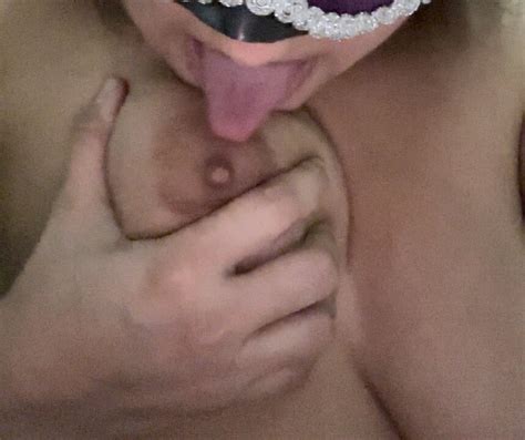 Horny Girl Loves Sucking Herself Teen Porn XHamster