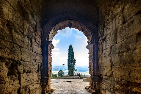 Volterra Porta allArco Das älteste etruskische Stadttor Italiens