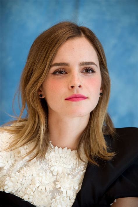 The Celebrity Guide To Medium Length Hairstyles Emma Watson Hair