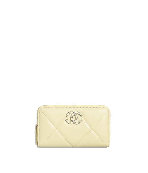 Chia sẻ 88 về chanel card holder 2023 solomon edu vn